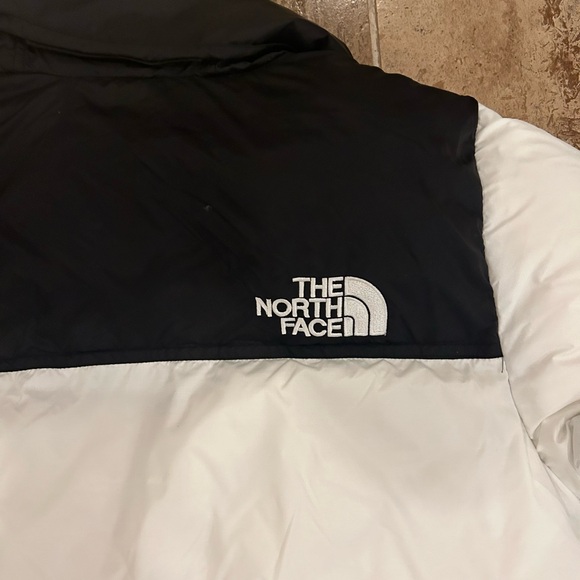 North face puffer - Men’s XS, women’s M - Picture 2 of 4